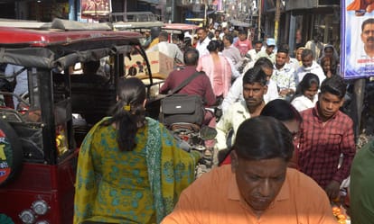 E-rickshaws are stopping and neither are four-wheelers, why no entry?