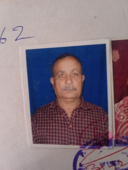 Villager dies after tempo overturns, four seriously injured