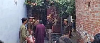 Police reached history sheeter's house, pasted notice