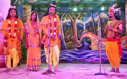 Devotees became emotional after seeing the staging of Ram-Kevat dialogue.