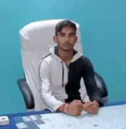 Faizganj Behta SO's follower's photo in uniform goes viral