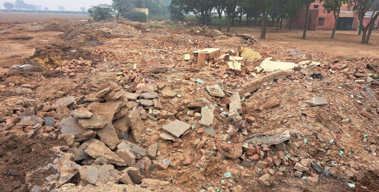 Investigation Order into dumping of road cutting debris in forest Van Panchayat Samiti Champawat Uttarakhand