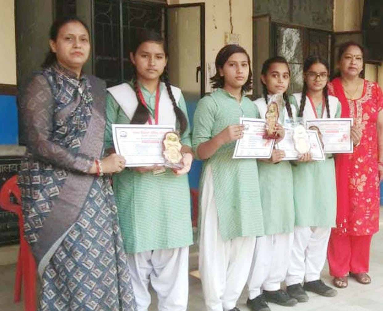 Payal tops in Know India competition