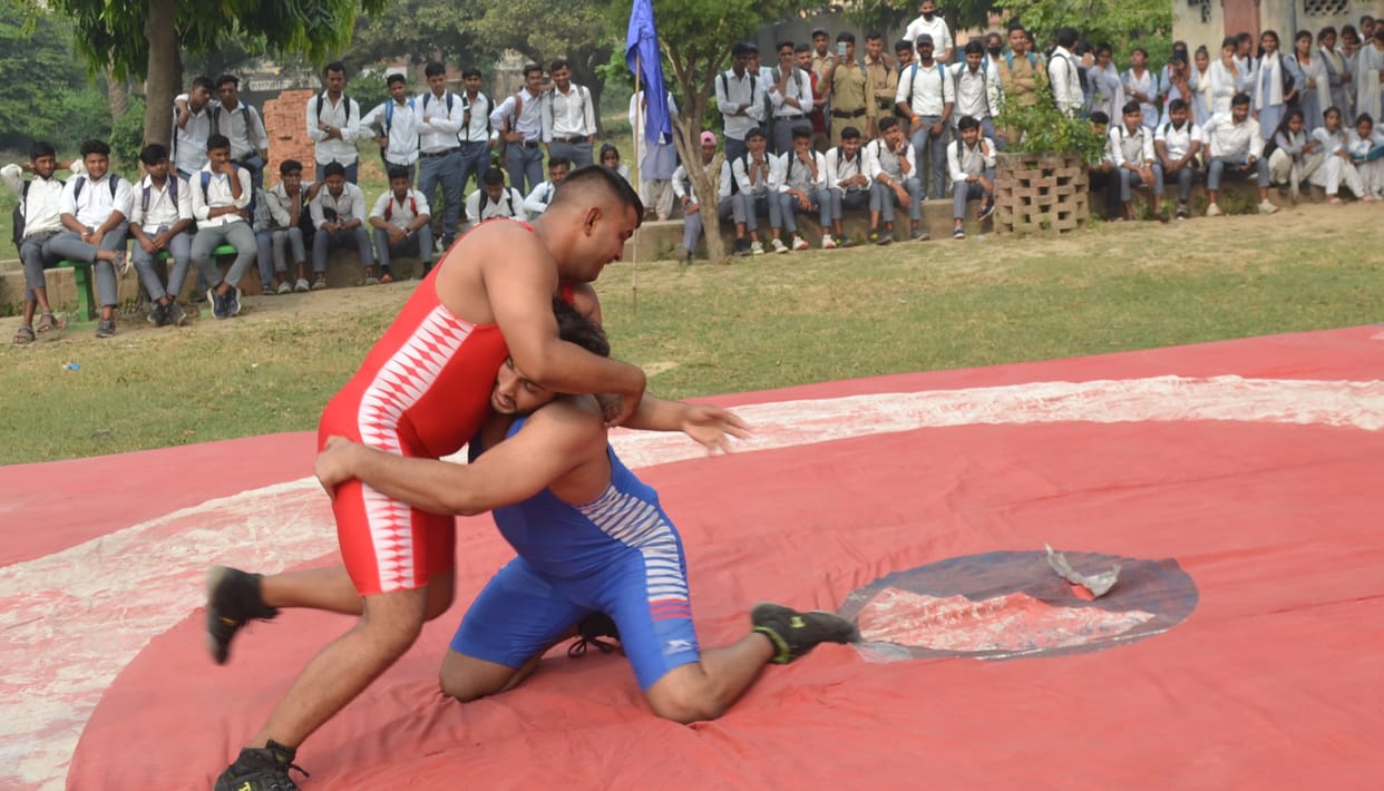 Aamir of Khair and Saloni Saini of Aligarh stood first in wrestling.