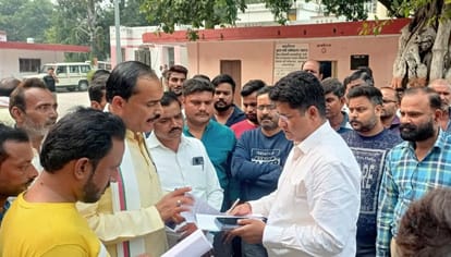 Drivers opened their front and said they are playing with their livelihood.