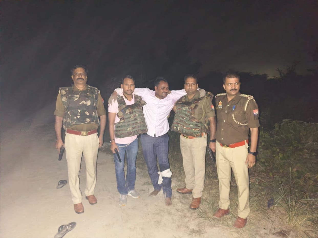 Two prize cattle smugglers arrested in encounter, one shot