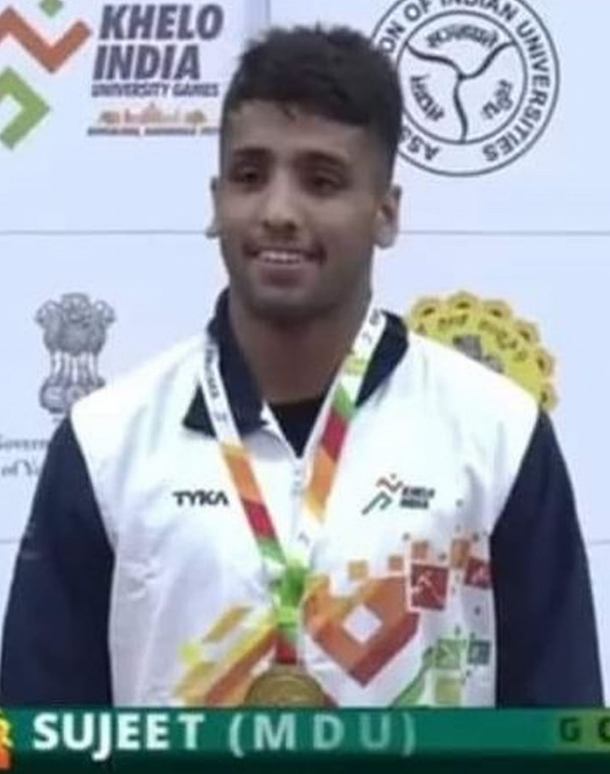 Sujit wins gold medal for Haryana by defeating Services wrestler