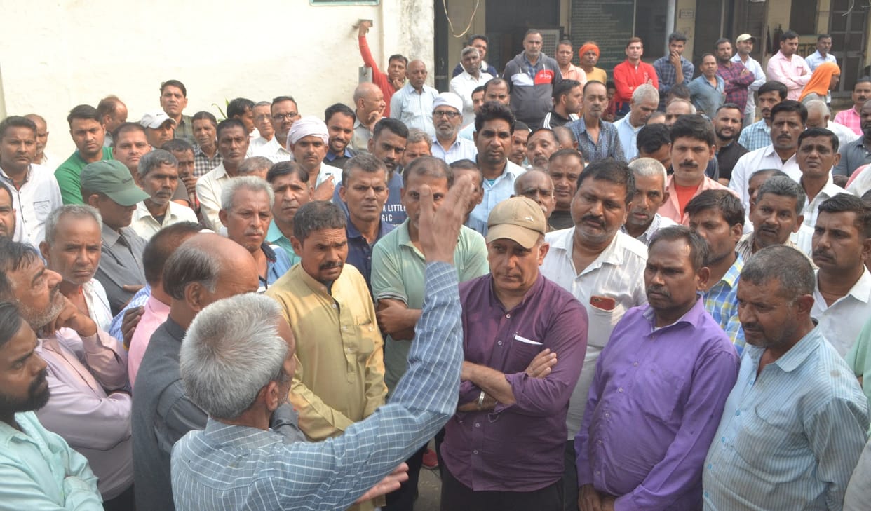 Protest of workers in Shamli sugar mill
