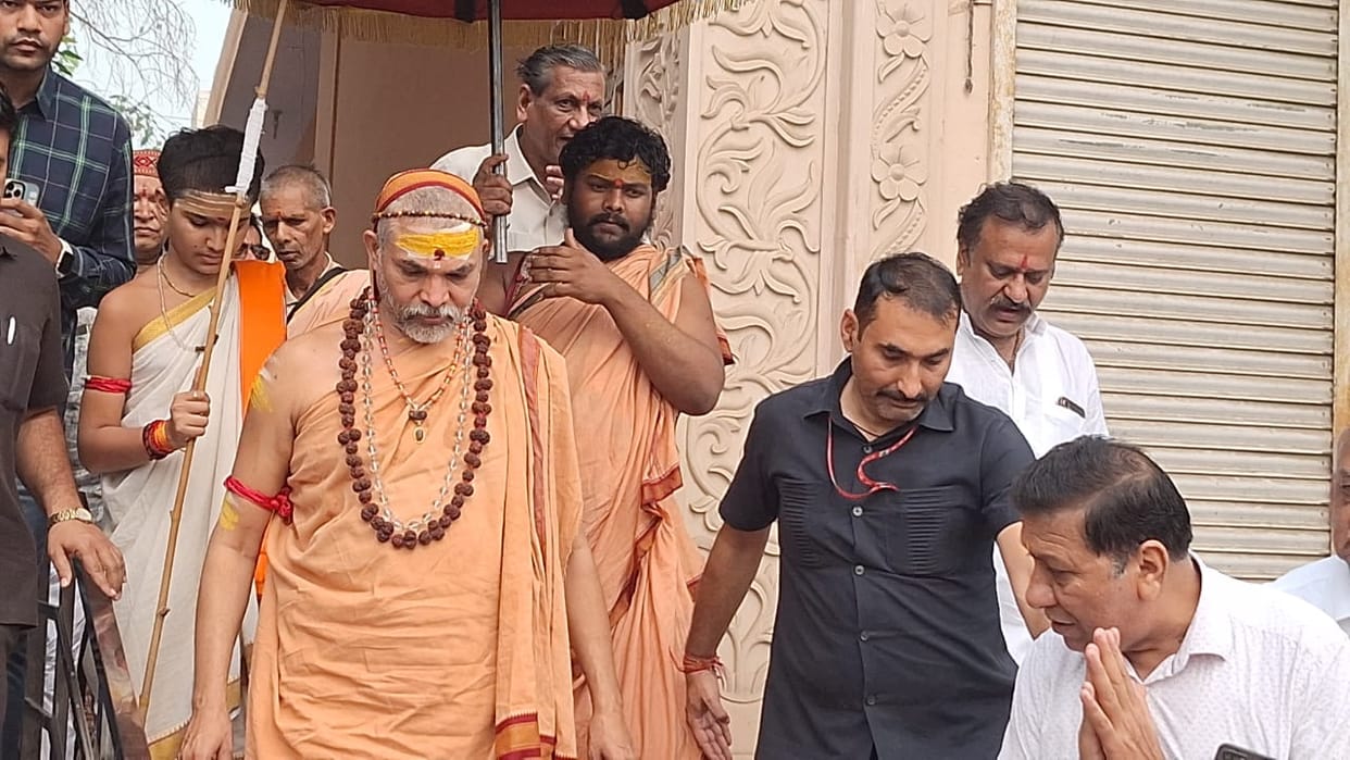 Every moment of student life is precious: Swami Avimukteswaranand