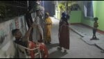 रात में भुकंप आने के बाद लोग घरो से बाहर आ गए।स्रोत सोशल मीडिया