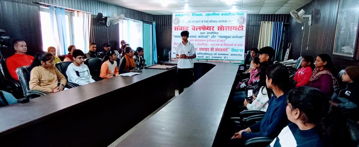 Students should keep themselves busy to enhance their talent: DM