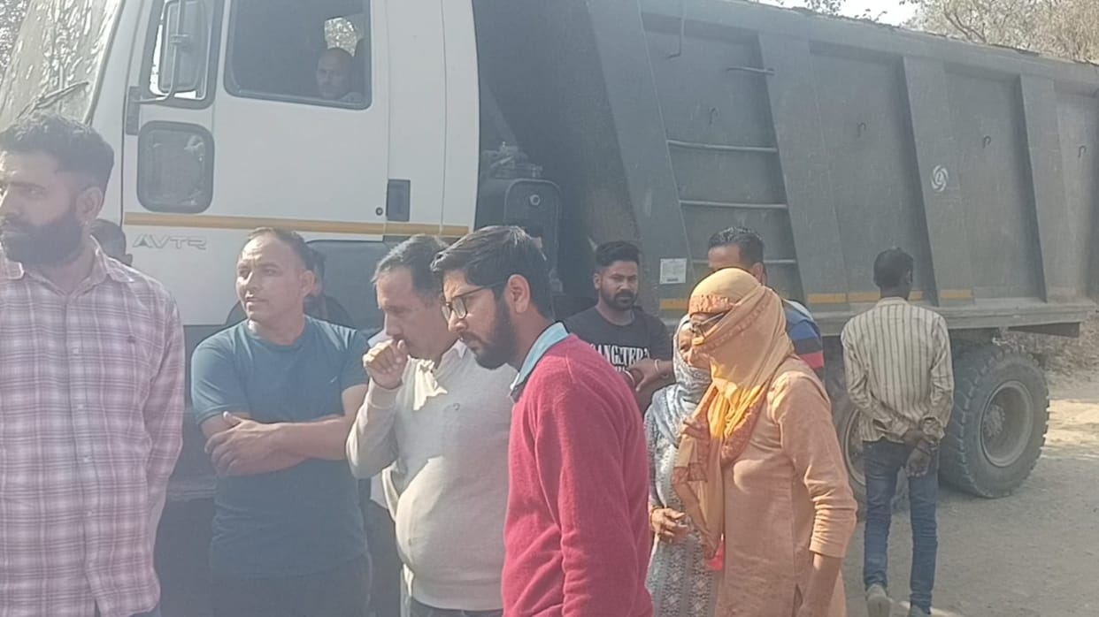 Villagers took to the road due to lack of water, traffic jam on NH