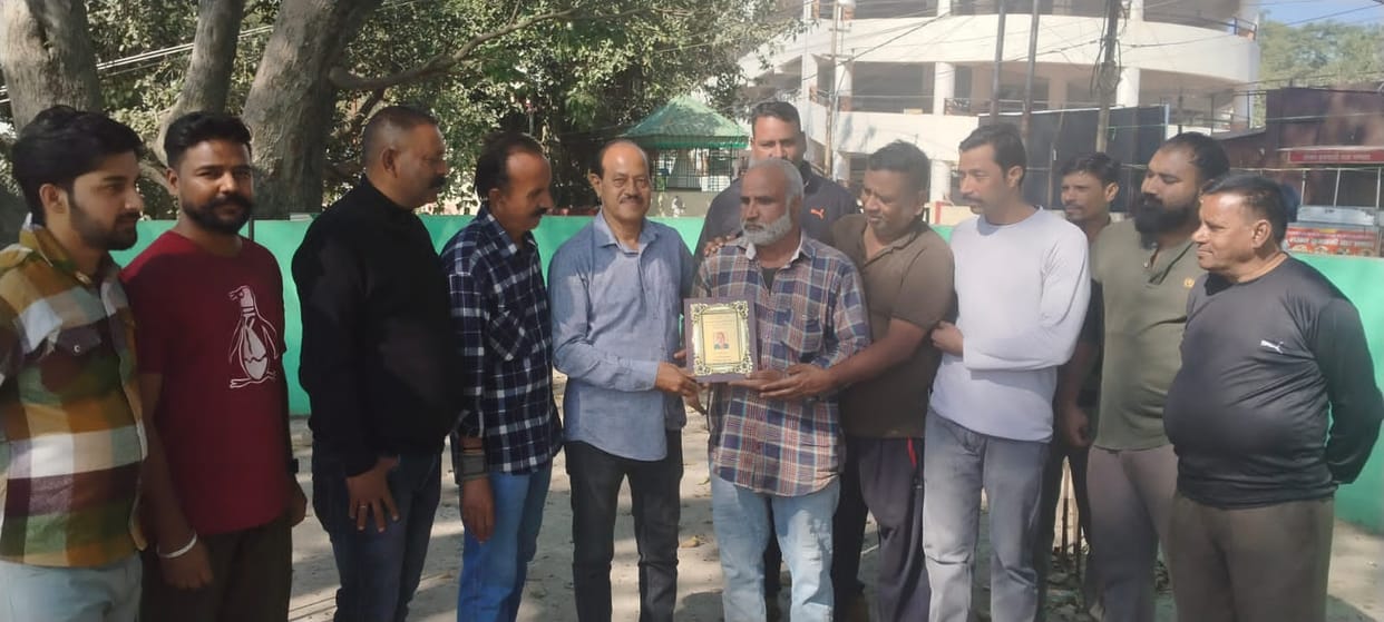 yuva vikas club honoured to mahender singh employee of jalsakti department