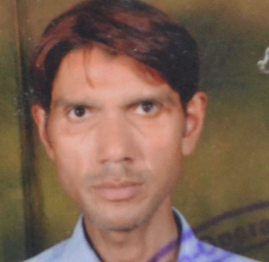 Fruit seller committed suicide by hanging himself