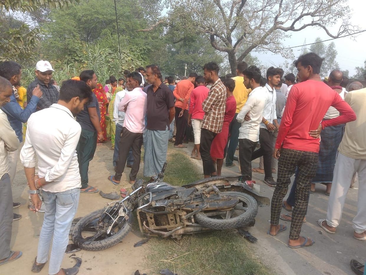 Bike riding youth crushed by dumper dies
