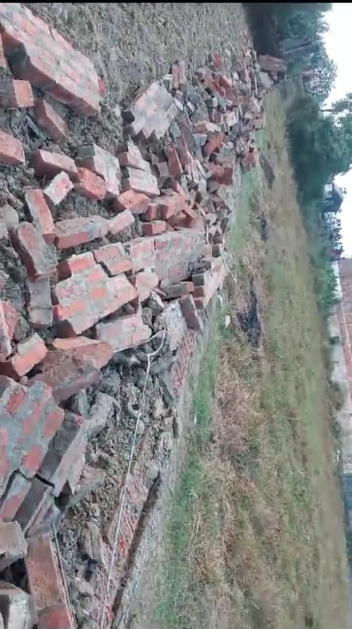 The administration demolished the boundary wall built on the disputed land