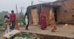 भनवापुर के सेमरा बनकसिया में भूकंप का झटका महसूस होने पर घरों से बाहर निकले लोग। संवाद