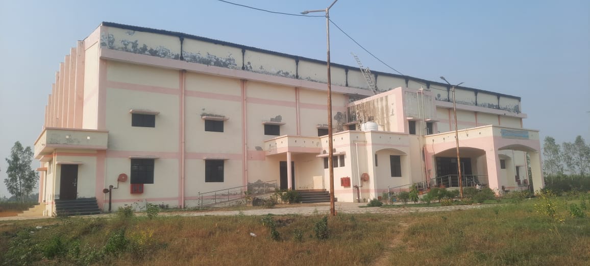 A mini stadium was built between the fields in the village, there is no way to reach there.