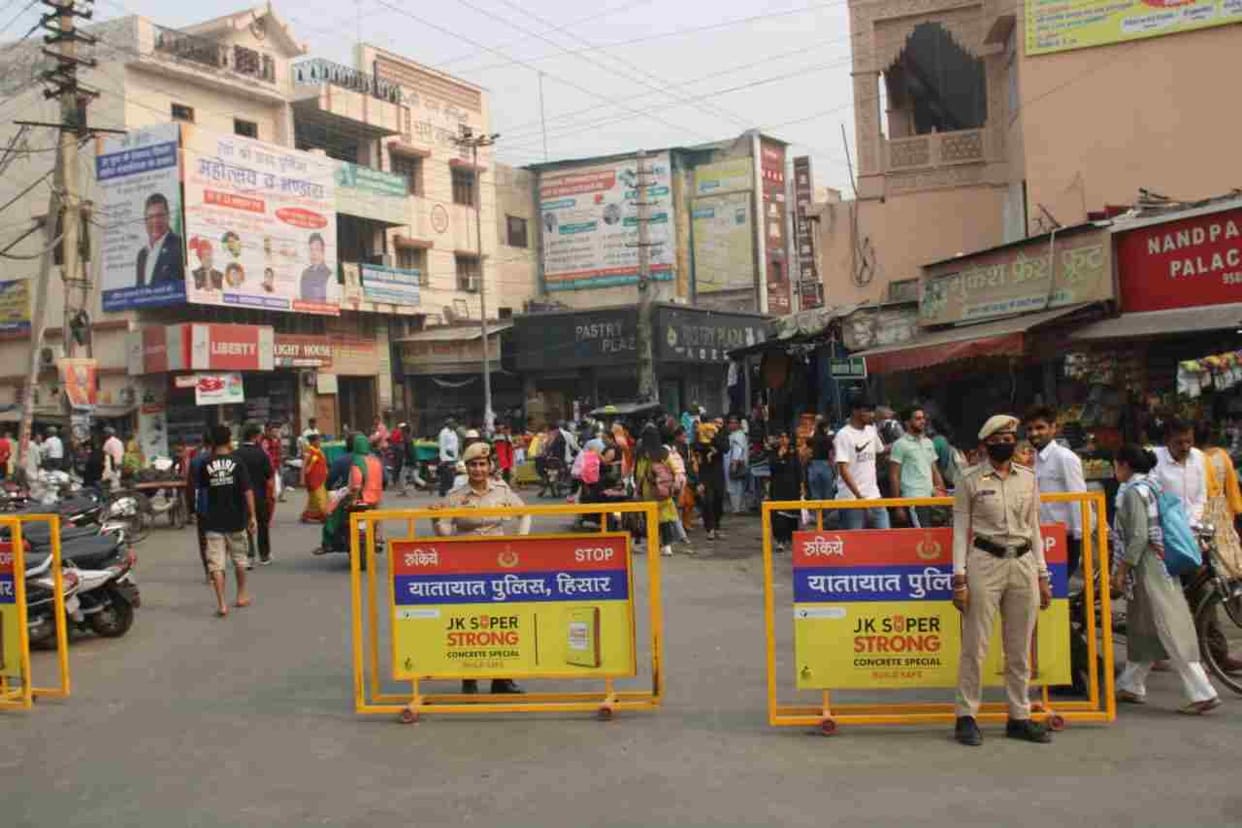 No entry of four wheelers in Rajguru market for 5 days from today, parking made at four places