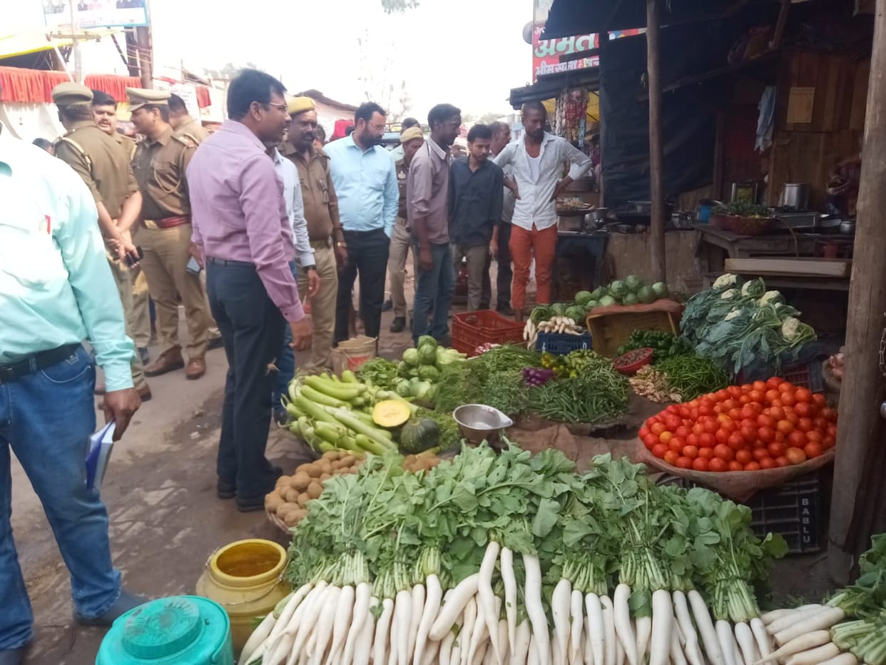 Municipality seized 30 kg polythene, collected Rs 2200 fine