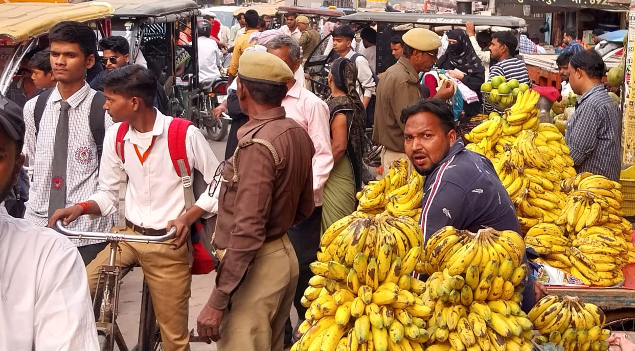 Shops on the roads, vehicles stuck in traffic jams