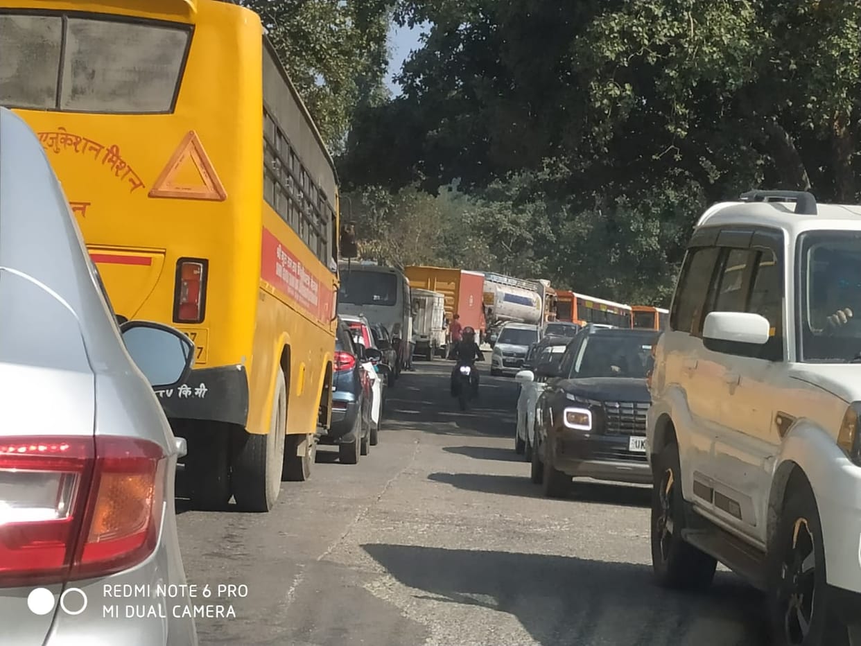 Day long traffic jam in Shivalik Hills on Doon Highway