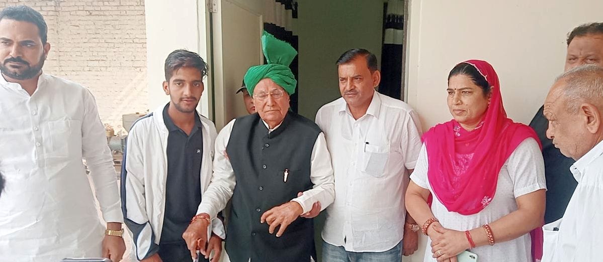 Get rid of bad governance and bring someone who has lost his way with you: OP Chautala