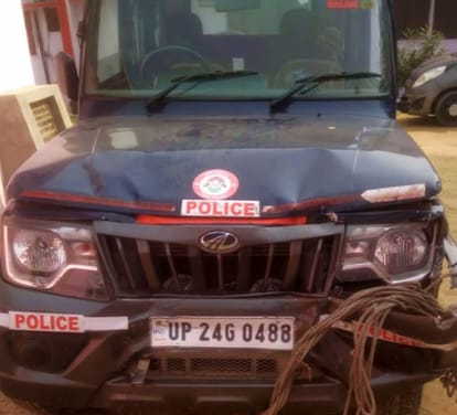 DCM, inspector and home guard injured after breaking the barrier