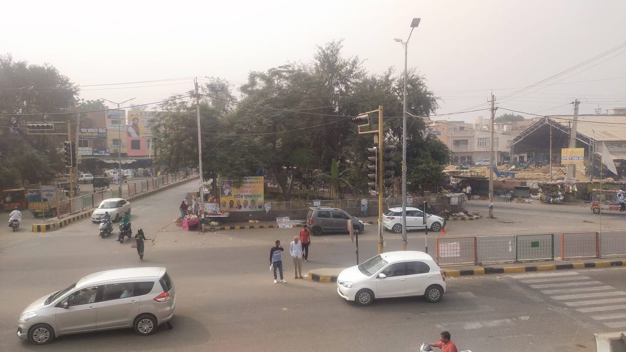 Illegal hoardings removed from Lalbatti Chowk of Fatehabad