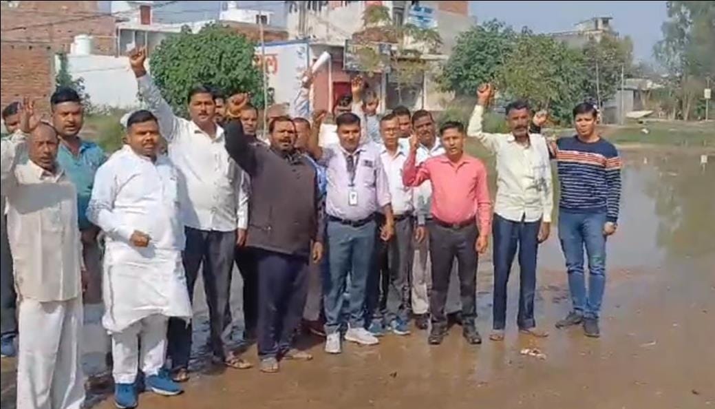 Municipal Corporation's 100 foot road in ruins due to neglect