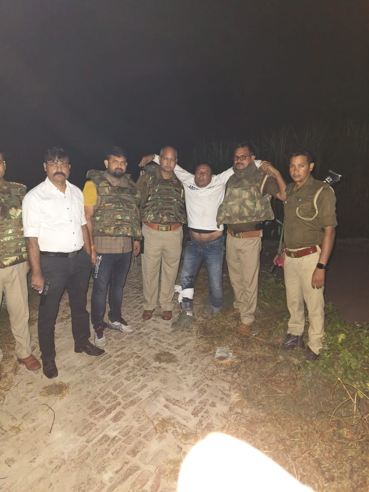 Three members of Irani gang arrested, two injured in police encounter