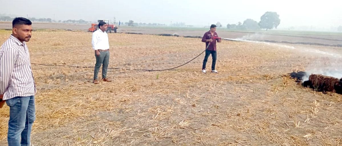 Five thousand fine on two farmers for burning stubble