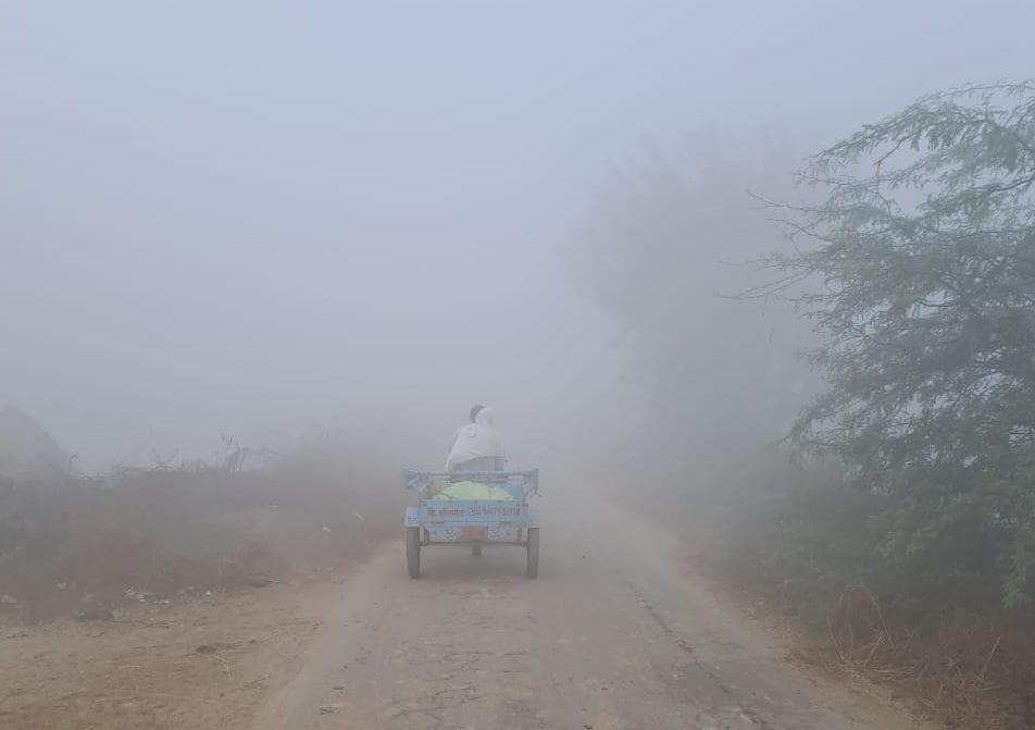 Pollution hits, AQI crosses 400