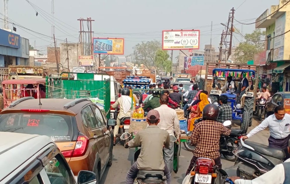 Traffic jam In Hathras City For Three Hours