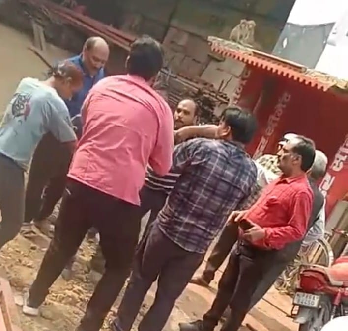 Fight over money transactions, video viral