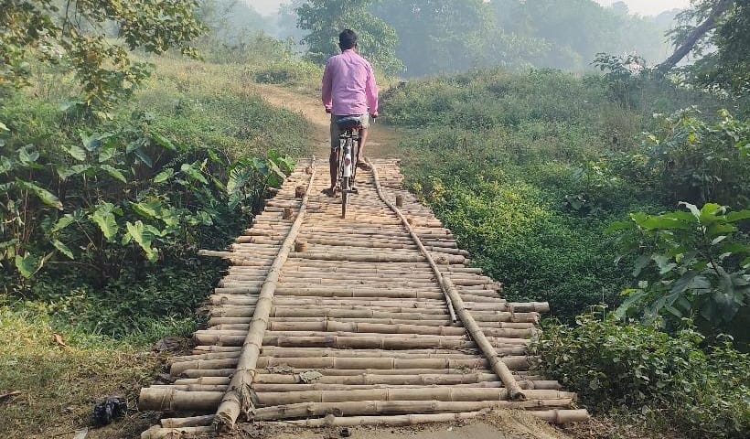 Temporary bridge made of bamboo for Chhath Puja on Nepal border, suitable for smugglers