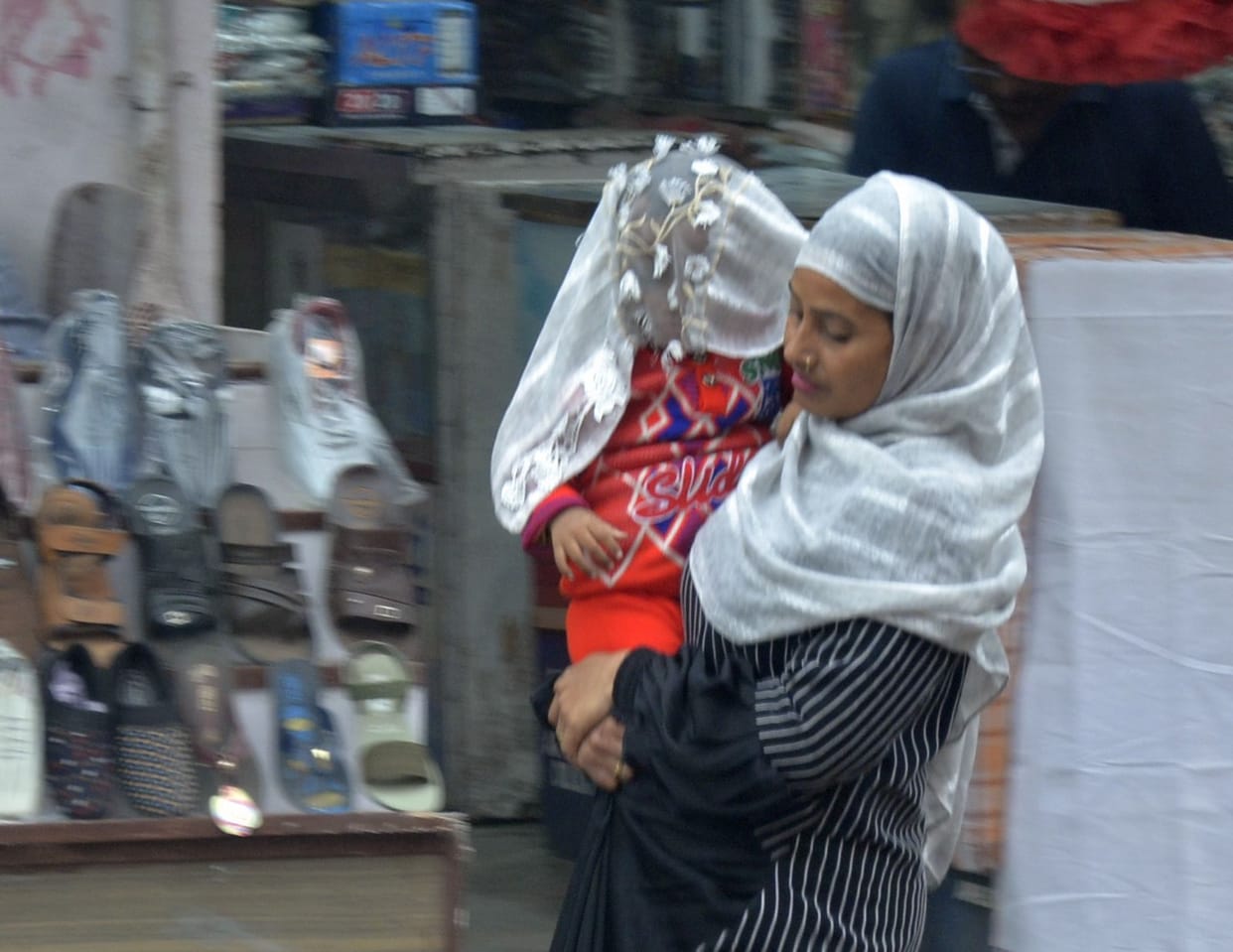 Rain spoiled the mood of the weather, warm clothes came out