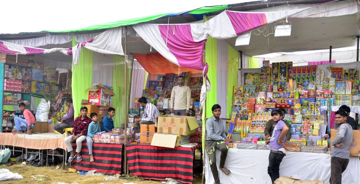 Firecracker market ready for Diwali, more than 200 shops set up
