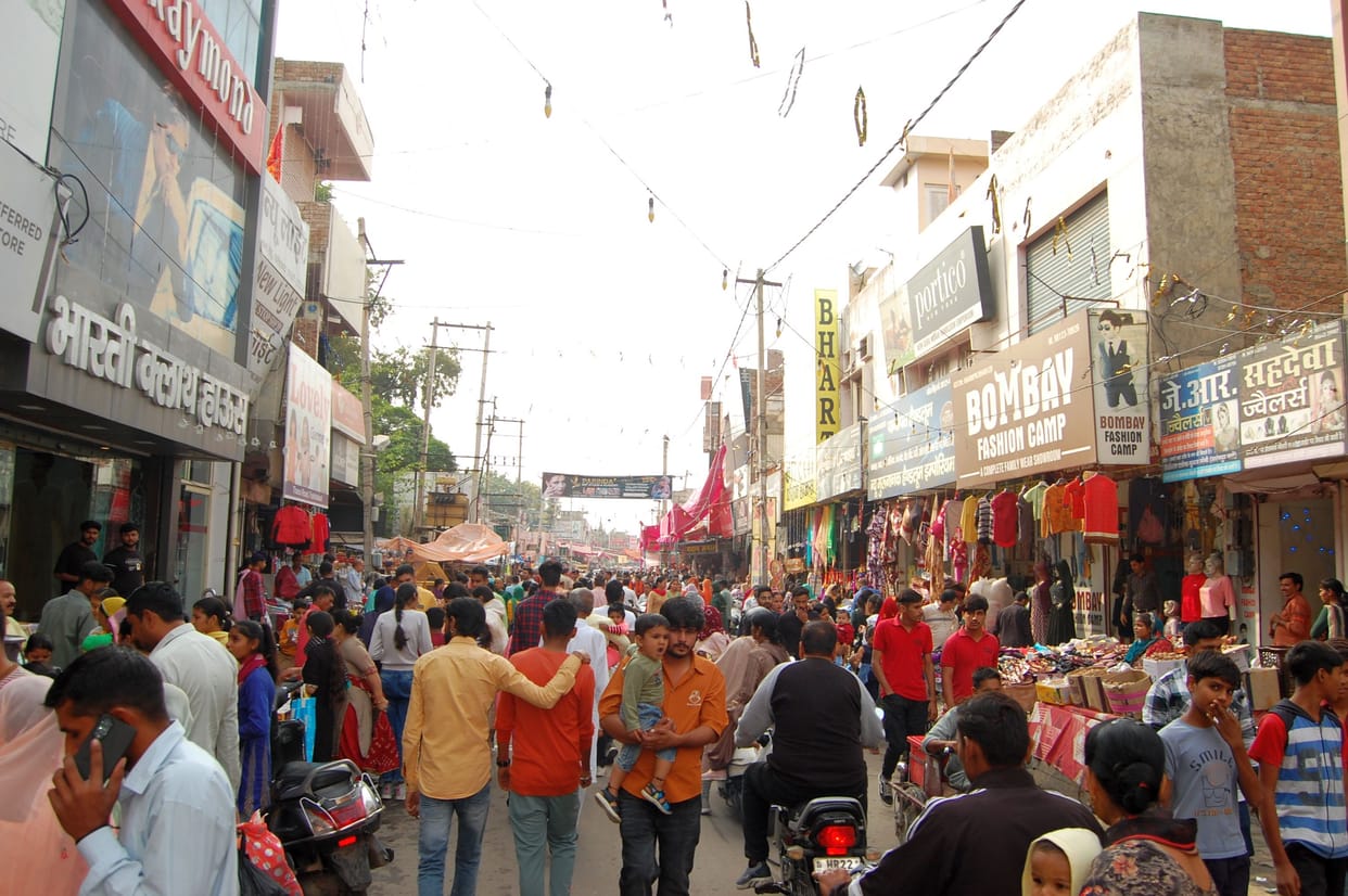 200 crore business in the district on Dhanteras