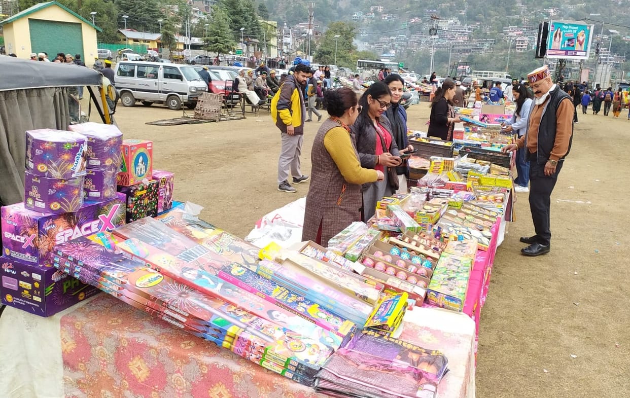 License given to 75 people to sell firecrackers in Kullu
