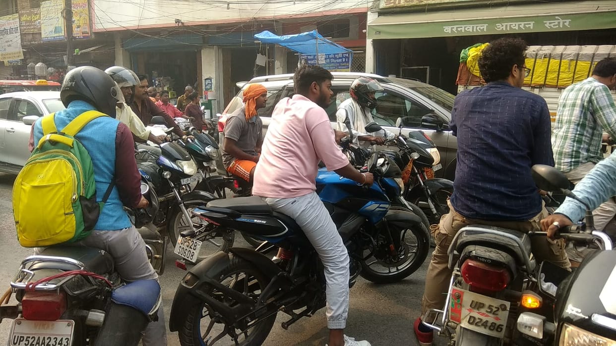 Crowd of buyers gathered in the city, pedestrians were seen struggling with the traffic jam.