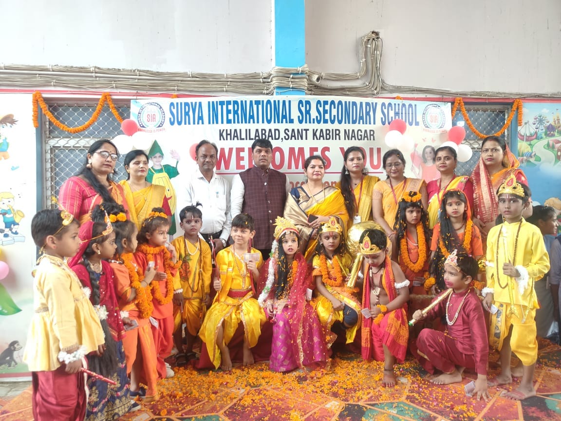 Girls displayed their costumes in fancy dress competition