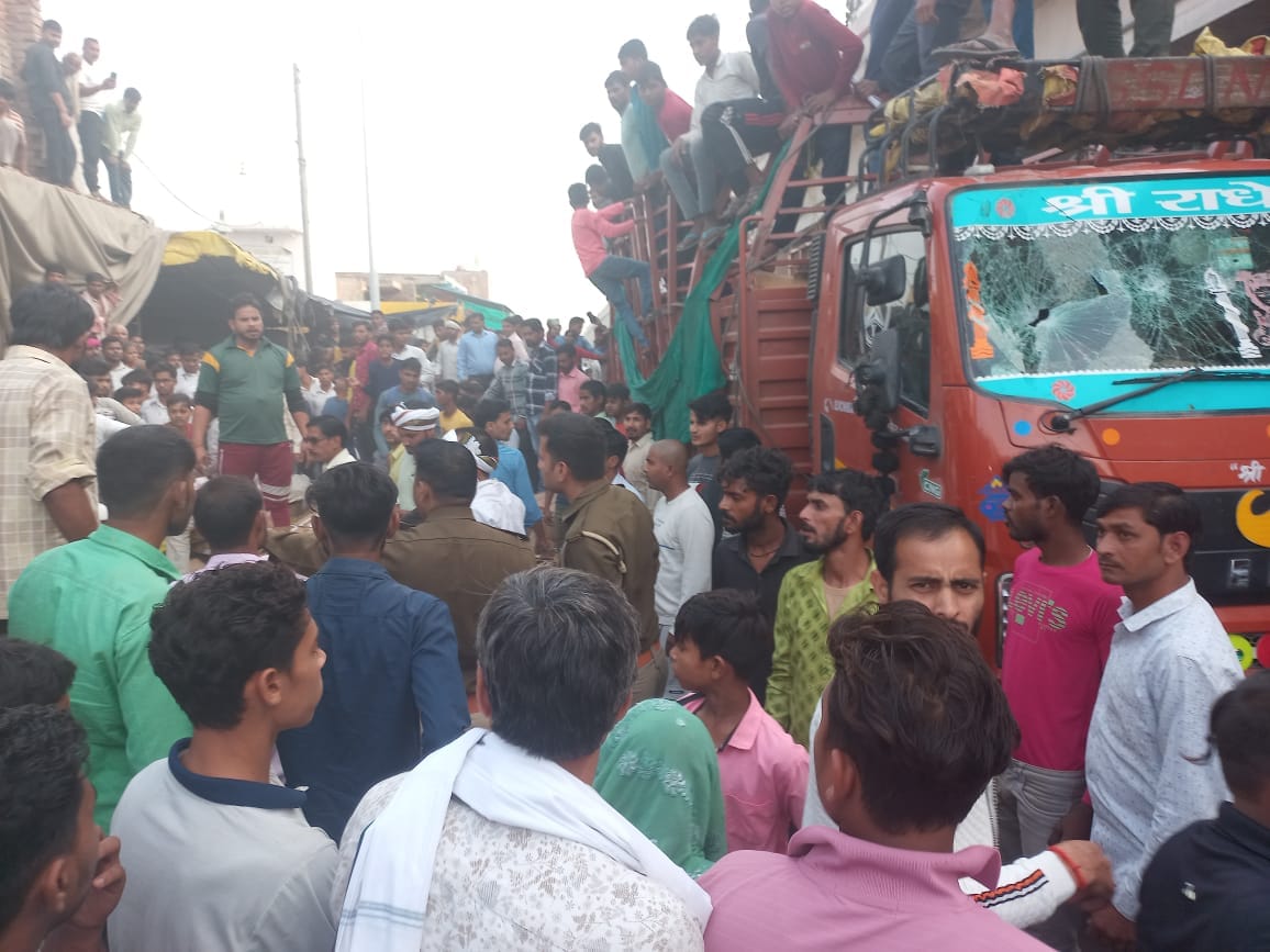Three vehicles overturned in a single day, many injured including driver