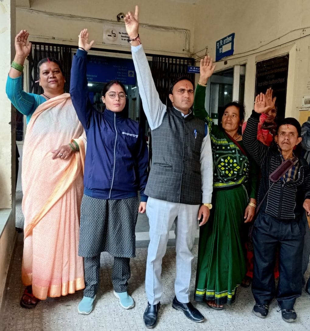 protest in bageshwar hospital
