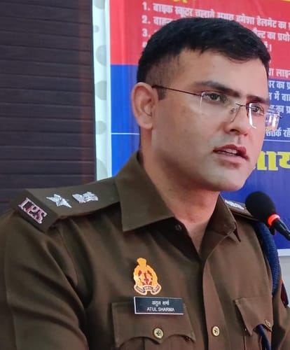 DM and SP congratulated and appealed to burn green crackers