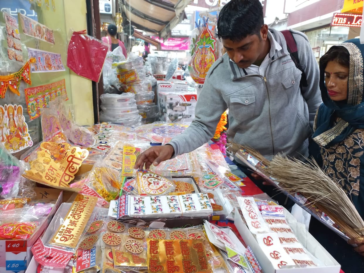 Heavy rain of money on Dhanteras, business worth more than Rs 60 crore