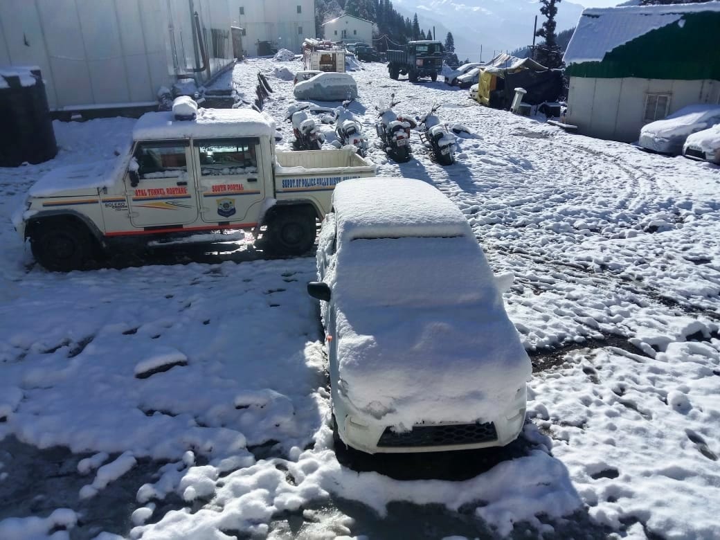 Chandraghati hills turned white with snow, cold increased