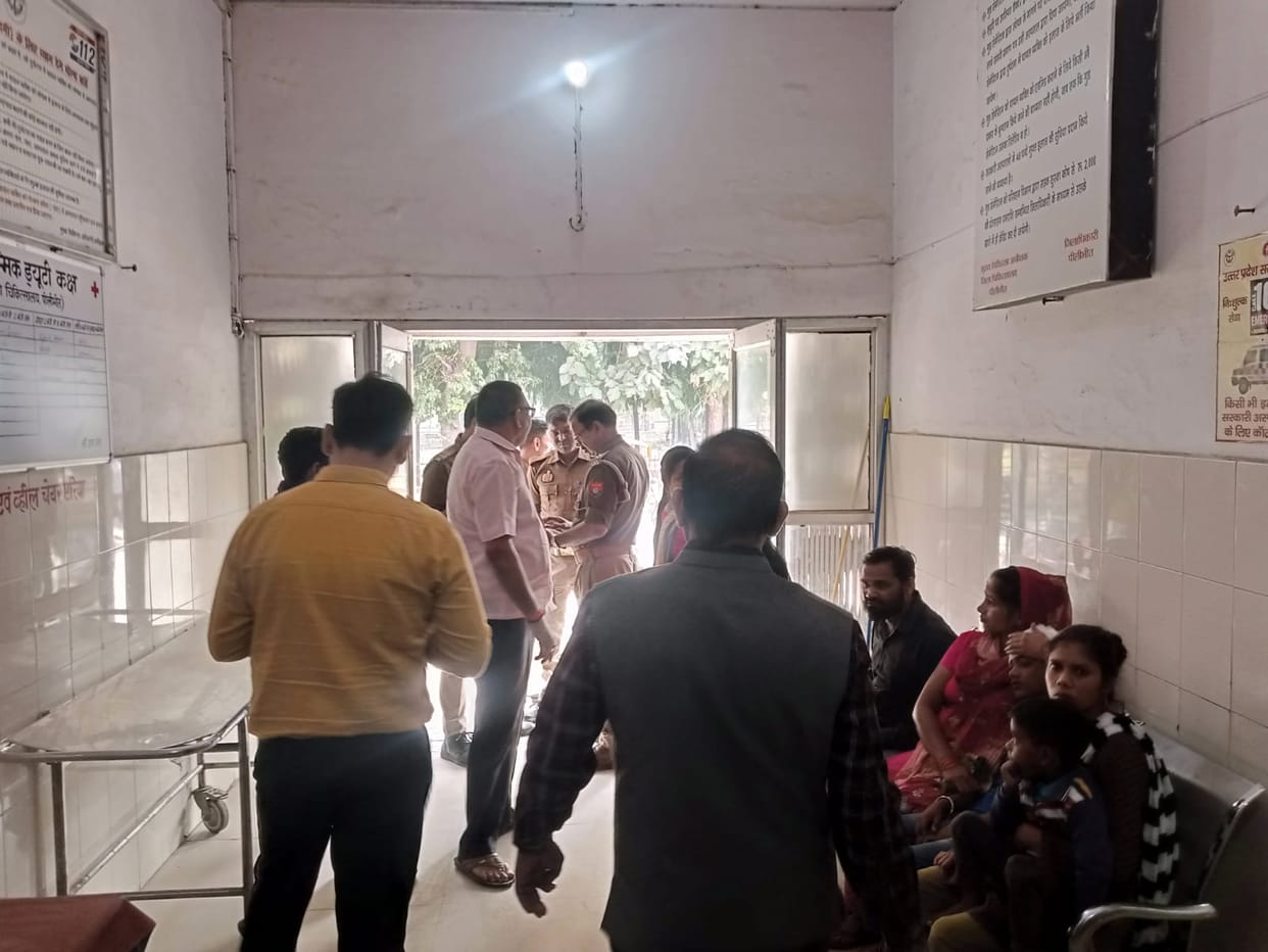 Accusing doctor of not giving medicine, young man created ruckus