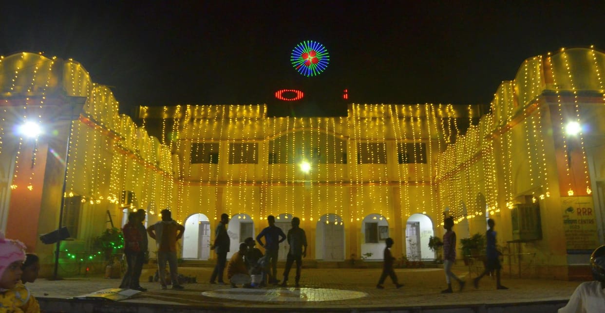 City bathed in lights on Chhoti Diwali, huge fireworks display