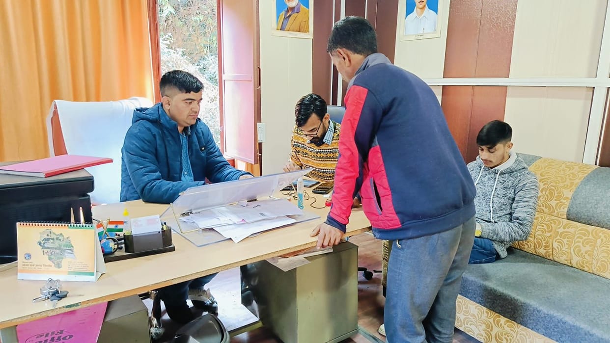 50 people got Aadhaar cards made and updated